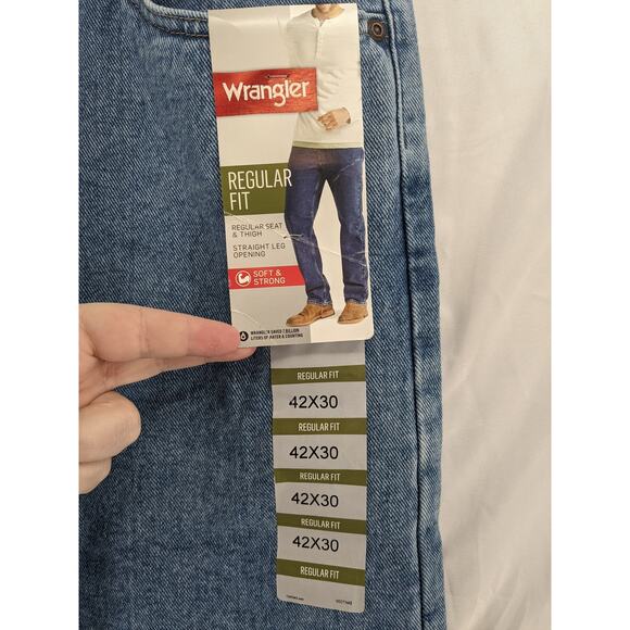 Wrangler Jeans 42x30 Blue Mens Regular Fit Straight Legs Comfort Denim Mid Rise - Picture 2 of 11